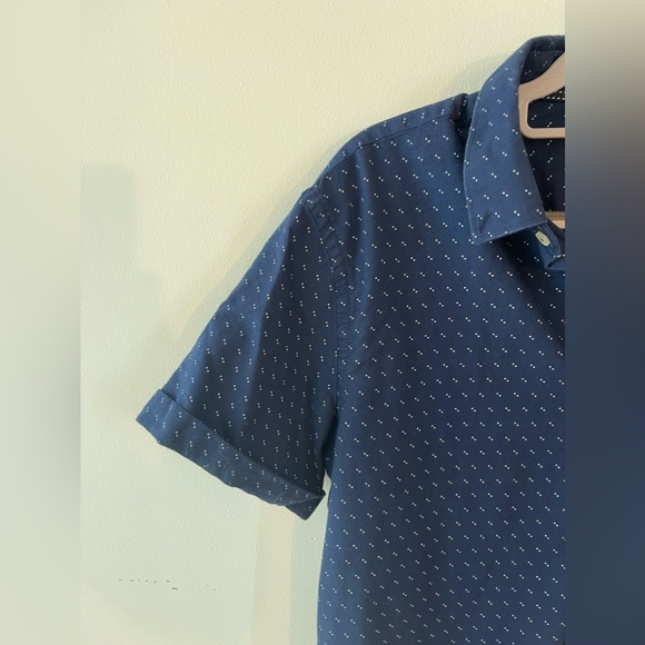 Zara Men’s Slim Fit Short Sleeve Button Down - Picture 4 of 8